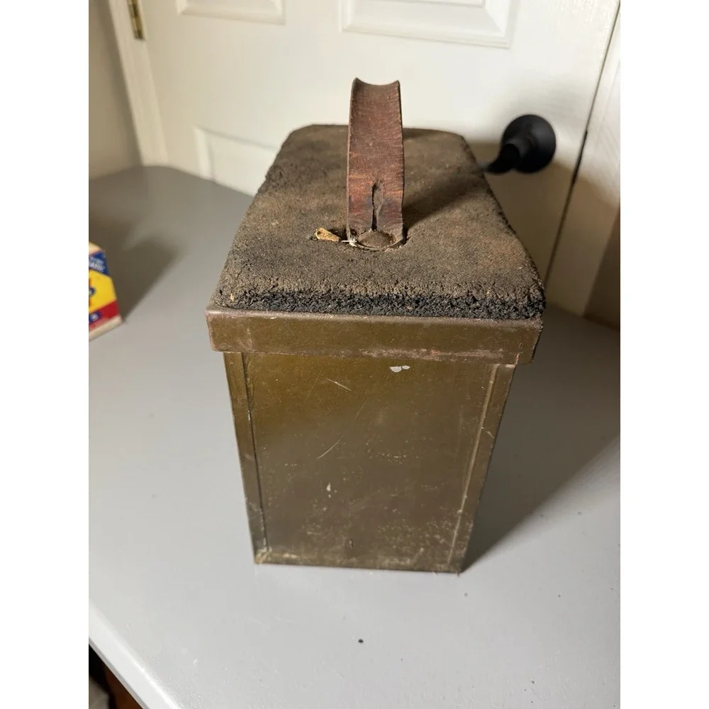 Vintage Scotsman Swivel Seat Shell Box 360* Swivel Metal WORKS Man Cave Hunting